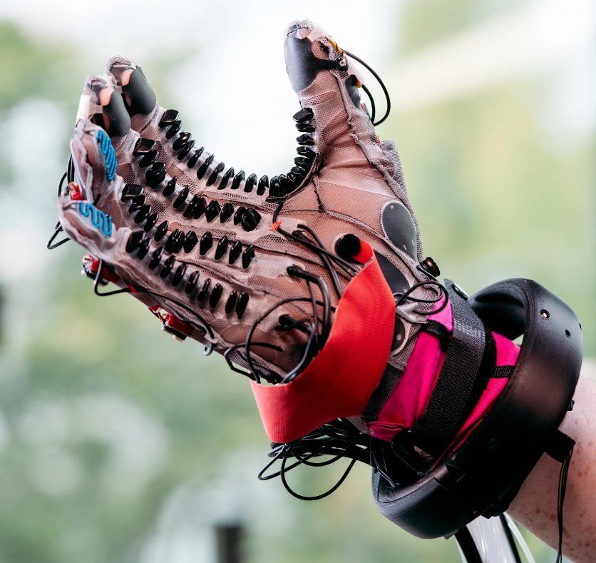 Haptic Sensors and Mixed Reality: Technologies Shaping the Future – figure 1